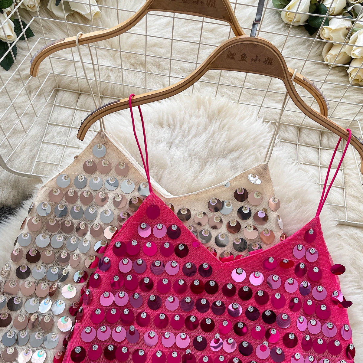 SINGREINY Sexy Sequined Club Mini Camis Sleeveless V Neck Solid Design Performance Camisoles Women Summer Hot Basics Party Tops