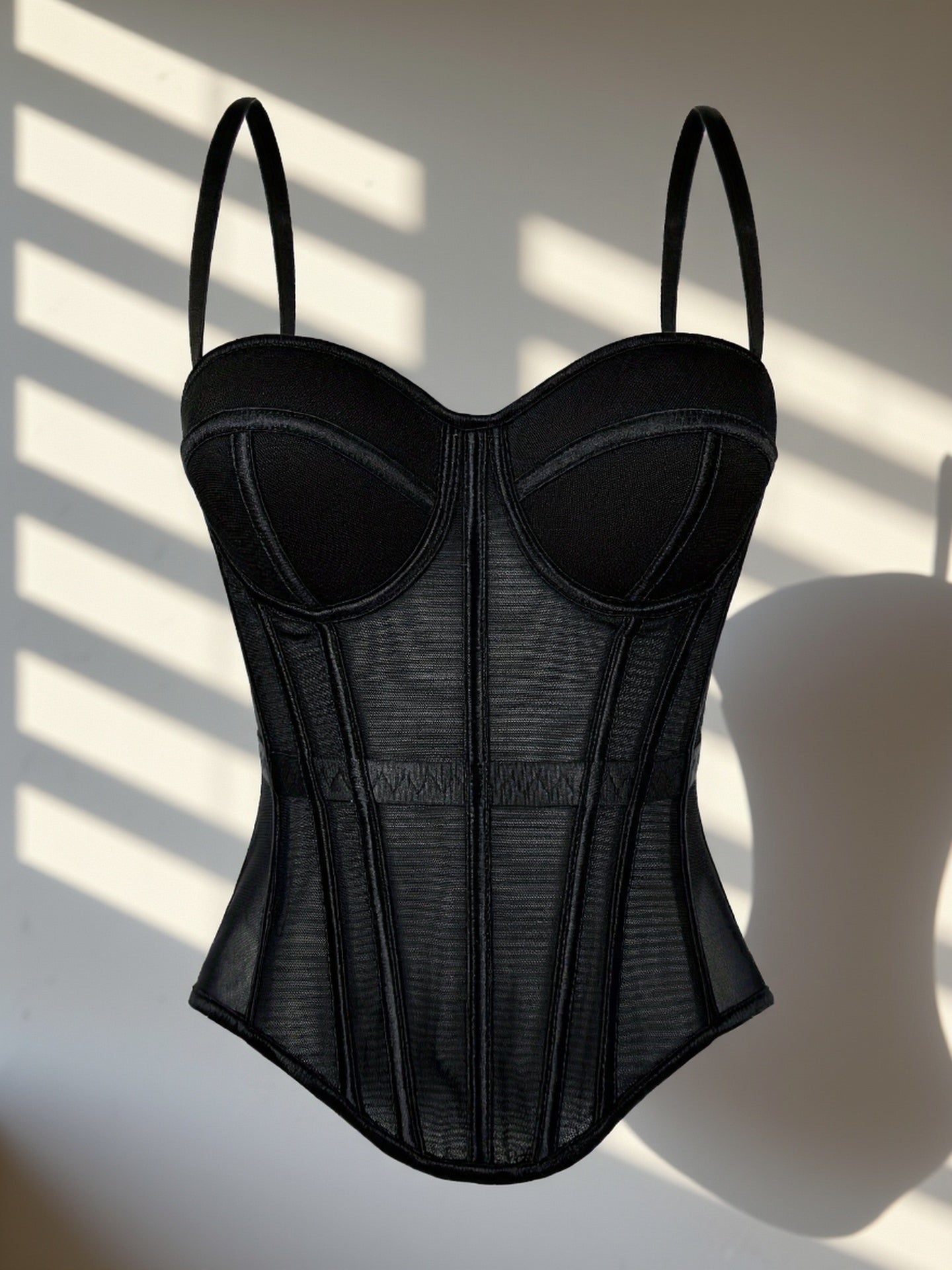Elegant Mesh See-Through Fishbone Corset, a Fitted Bodice for Outerwear, Stylish Tight Camisole Top, Stage Performance Strap Top, Women'S Clothing